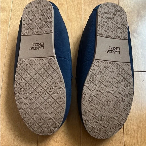 Lands End Youth Slippers - Picture 2 of 2